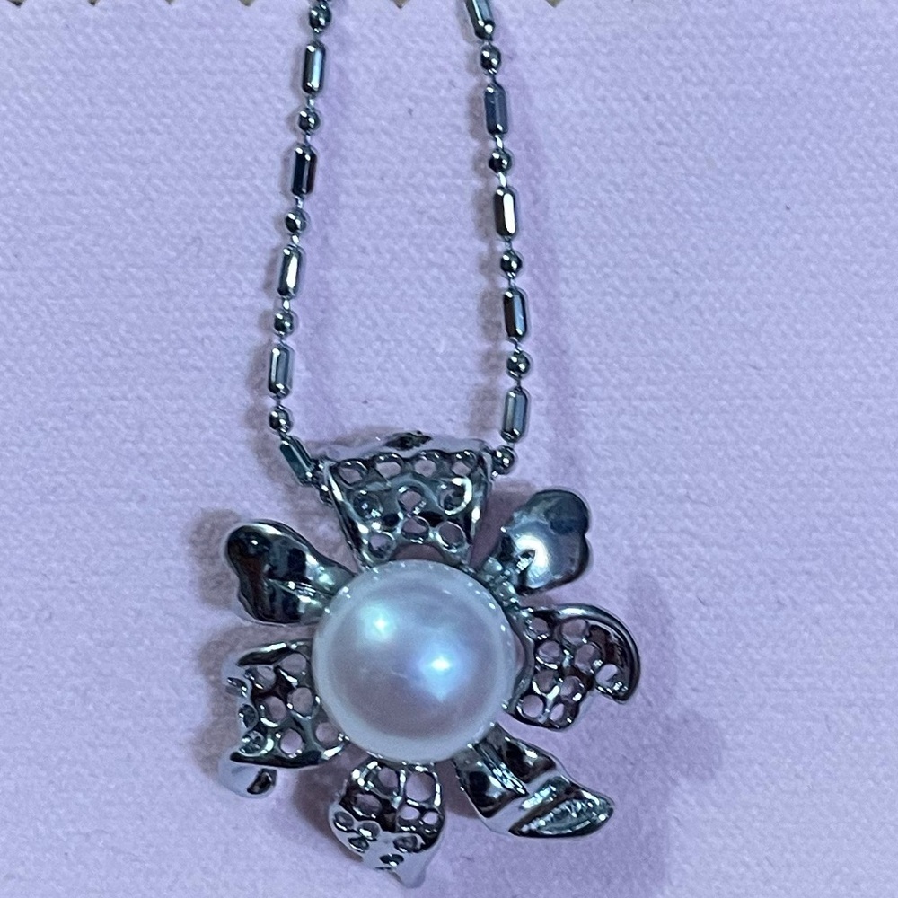 Elegant Sterling Silver White South Sea Pearl Pendant Necklace